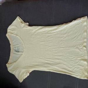 American eagle yellow t shirt size medium